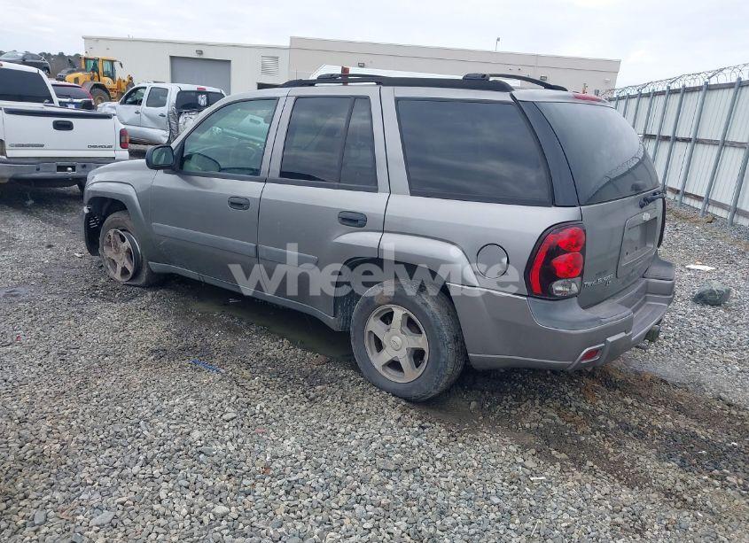 Photo 3 of 2005 Chevrolet Trailblazer LS (VIN 1GNDT13S352324364)