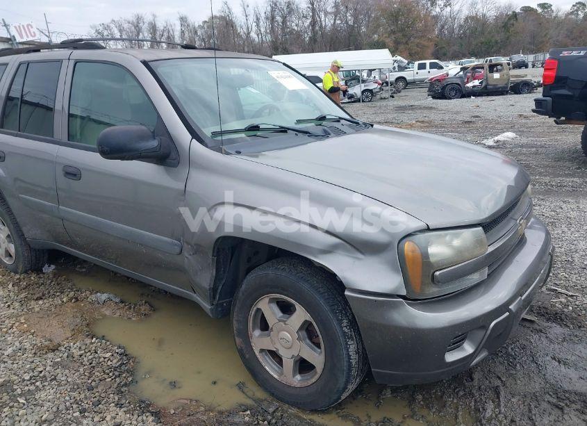 Photo 6 of 2005 Chevrolet Trailblazer LS (VIN 1GNDT13S352324364)