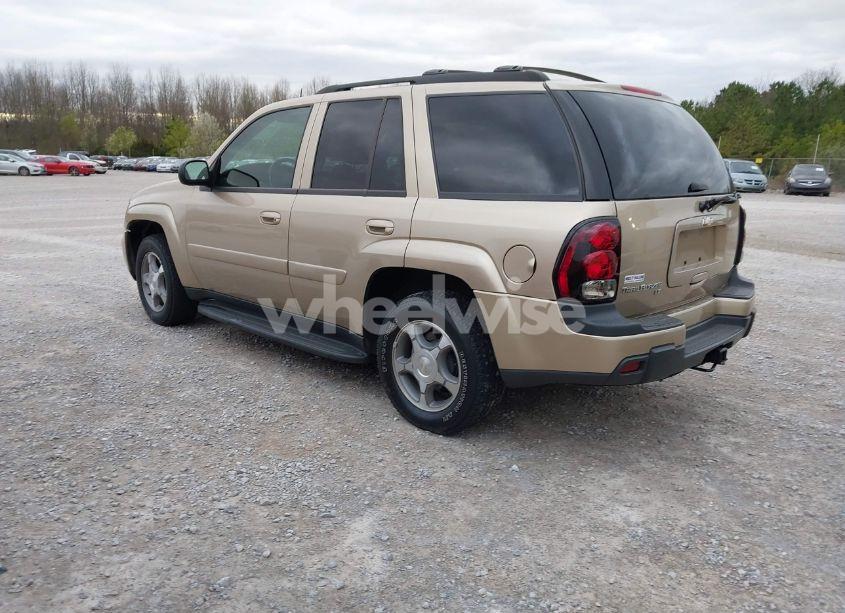 Photo 3 of 2005 Chevrolet Trailblazer LT (VIN 1GNDT13S352330648)