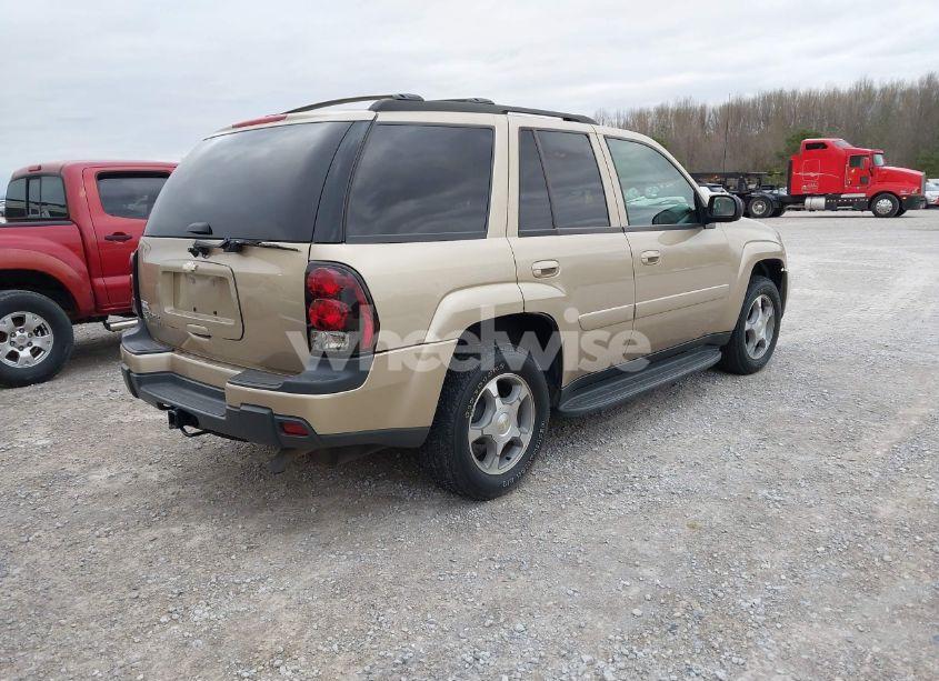 Photo 4 of 2005 Chevrolet Trailblazer LT (VIN 1GNDT13S352330648)
