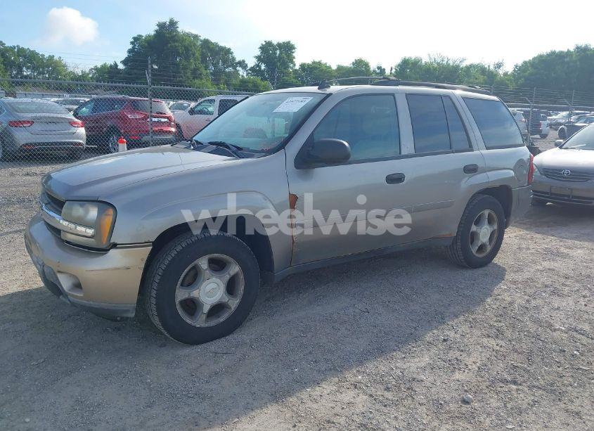 Photo 2 of 2007 Chevrolet Trailblazer LS (VIN 1GNDT13S372179121)
