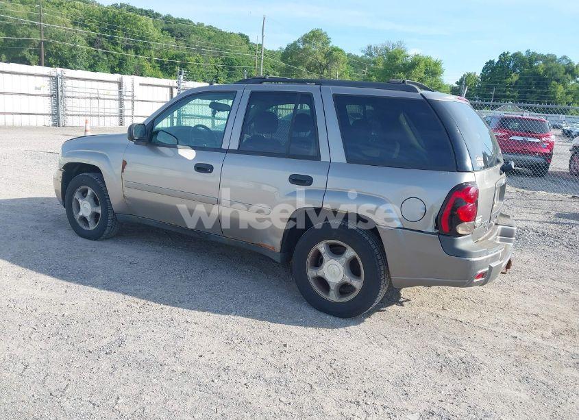 Photo 3 of 2007 Chevrolet Trailblazer LS (VIN 1GNDT13S372179121)