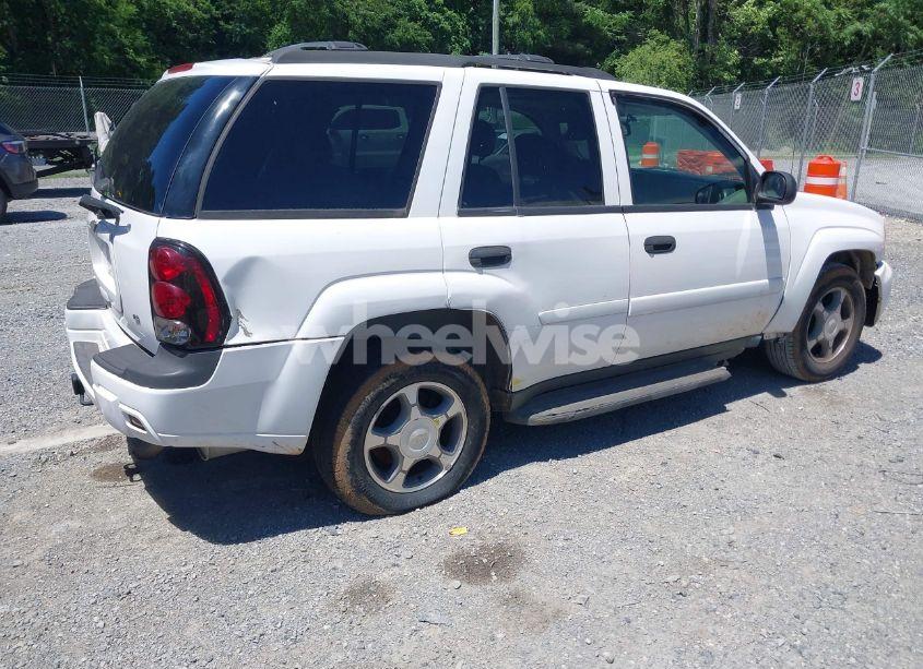 Photo 4 of 2007 Chevrolet Trailblazer LS (VIN 1GNDT13S372288579)