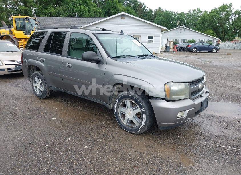 2008 Chevrolet Trailblazer LT (VIN 1GNDT13S382144158) main photo