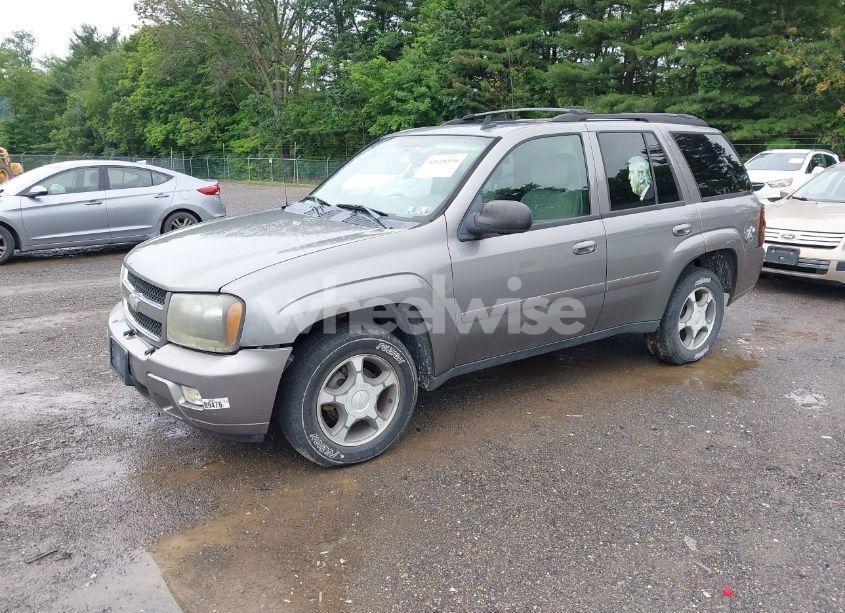 Photo 2 of 2008 Chevrolet Trailblazer LT (VIN 1GNDT13S382144158)