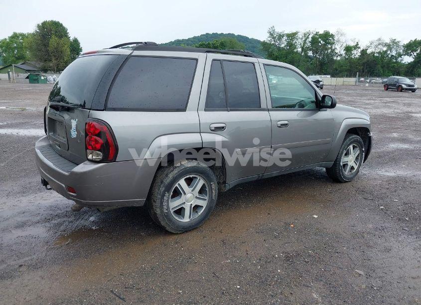 Photo 4 of 2008 Chevrolet Trailblazer LT (VIN 1GNDT13S382144158)