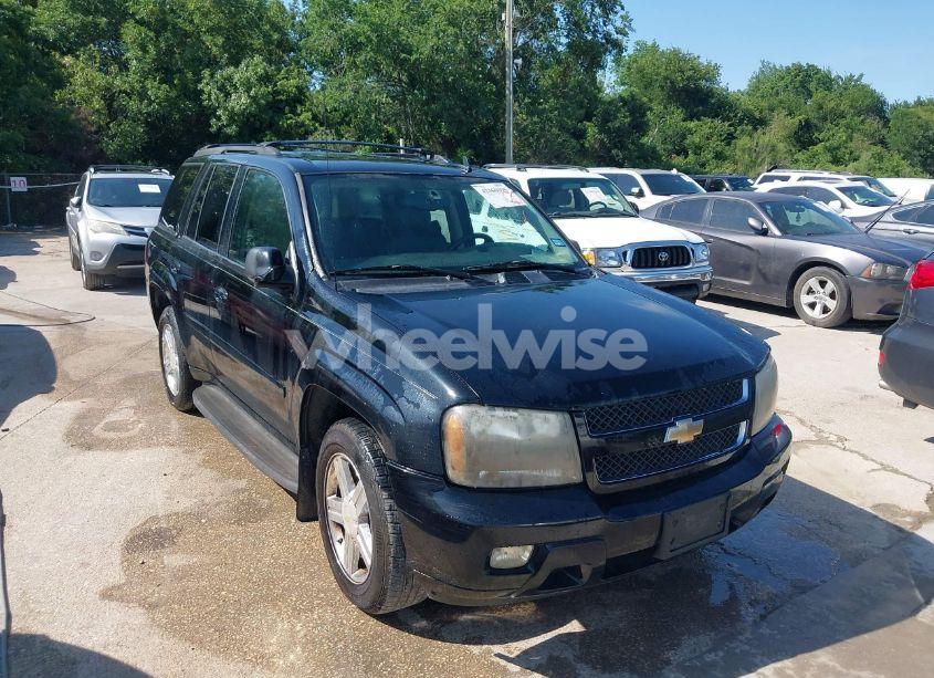 2008 Chevrolet Trailblazer LT (VIN 1GNDT13S382205590) main photo