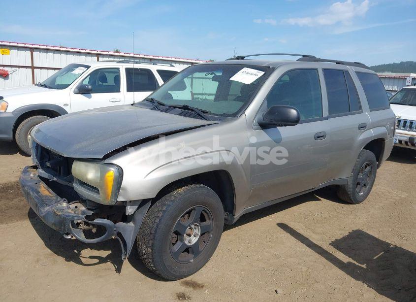 Photo 2 of 2003 Chevrolet Trailblazer LS (VIN 1GNDT13S432400946)