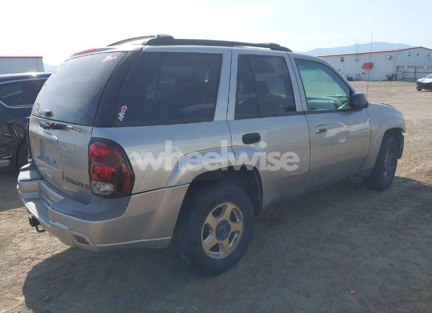 Photo 4 of 2003 Chevrolet Trailblazer LS (VIN 1GNDT13S432400946)