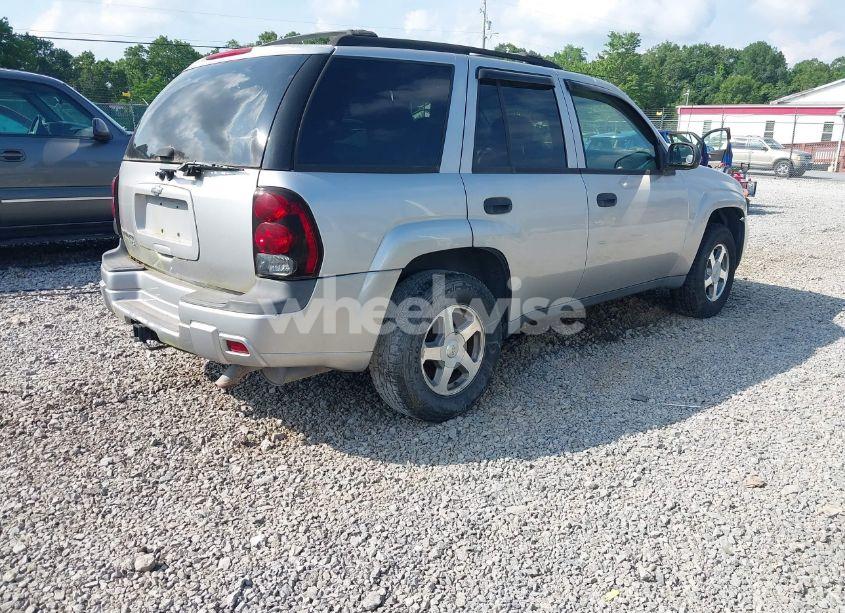 Photo 4 of 2005 Chevrolet Trailblazer LS (VIN 1GNDT13S452256219)