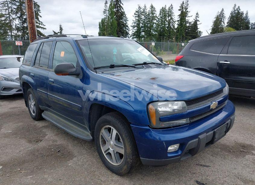 2005 Chevrolet Trailblazer LT (VIN 1GNDT13S452387201) main photo