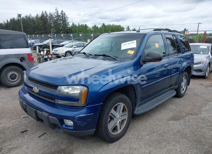 Photo 2 of 2005 Chevrolet Trailblazer LT (VIN 1GNDT13S452387201)