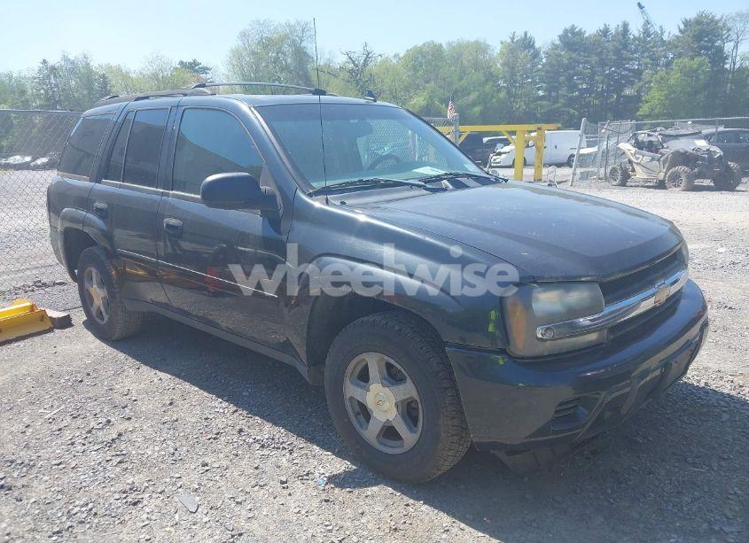 2006 Chevrolet Trailblazer LS (VIN 1GNDT13S462245786) main photo