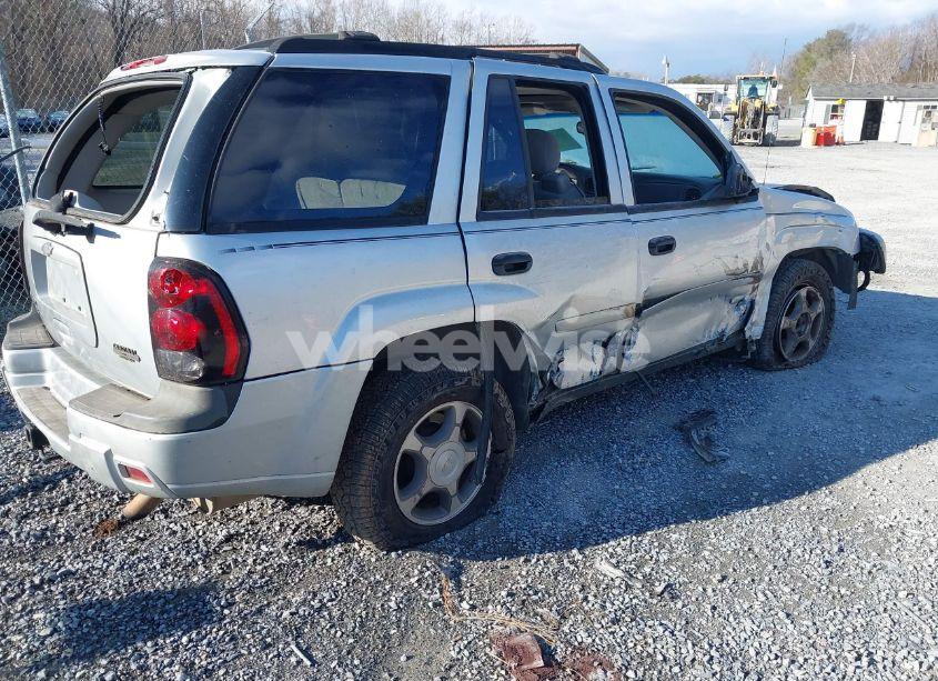 Photo 4 of 2007 Chevrolet Trailblazer LS (VIN 1GNDT13S472140764)