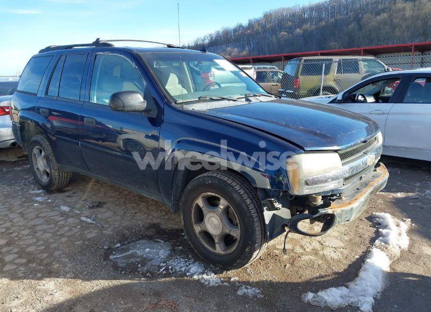 2007 Chevrolet Trailblazer LS (VIN 1GNDT13S472265750) main photo