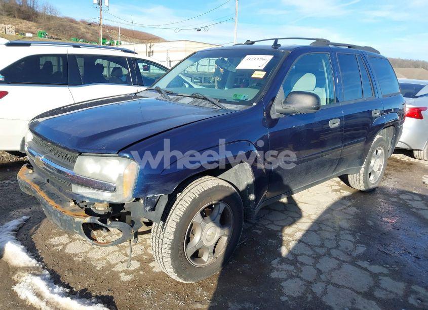 Photo 2 of 2007 Chevrolet Trailblazer LS (VIN 1GNDT13S472265750)