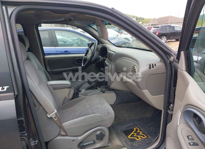 Photo 5 of 2003 Chevrolet Trailblazer LT (VIN 1GNDT13S532346735)