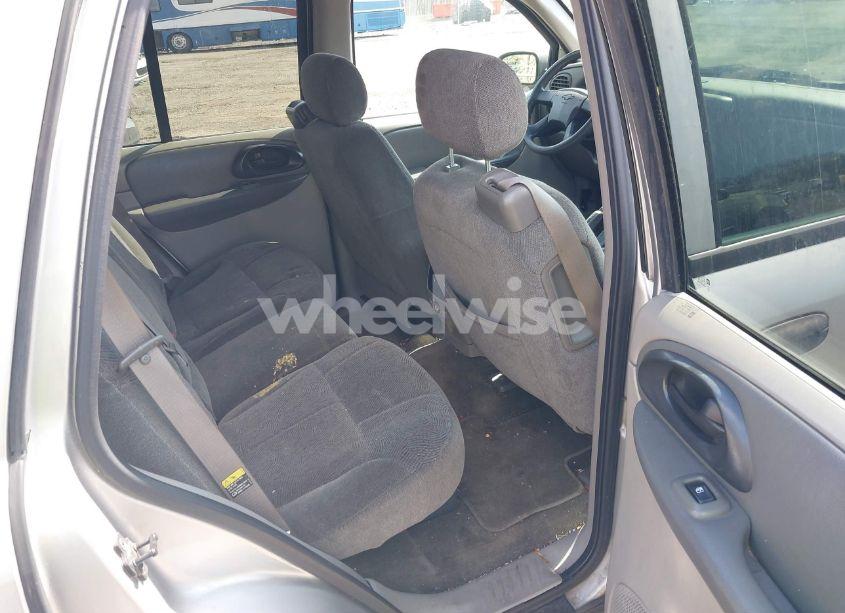 Photo 8 of 2004 Chevrolet Trailblazer LS (VIN 1GNDT13S542132894)