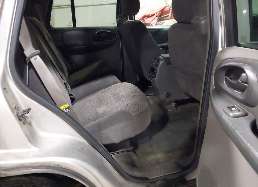 Photo 8 of 2004 Chevrolet Trailblazer LT (VIN 1GNDT13S542186535)
