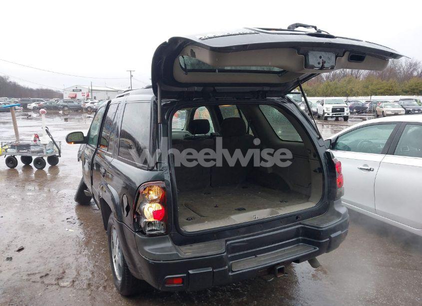 Photo 3 of 2004 Chevrolet Trailblazer LS (VIN 1GNDT13S542380904)