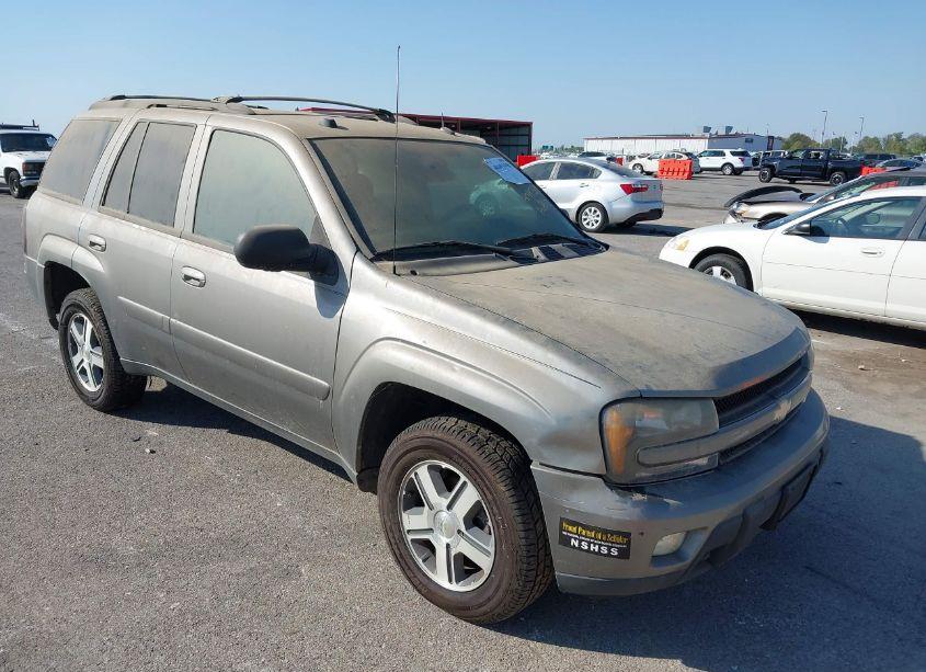 2005 Chevrolet Trailblazer LT (VIN 1GNDT13S552137160) main photo