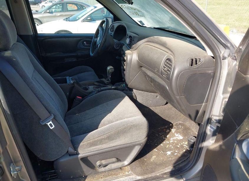 Photo 5 of 2005 Chevrolet Trailblazer LT (VIN 1GNDT13S552137160)