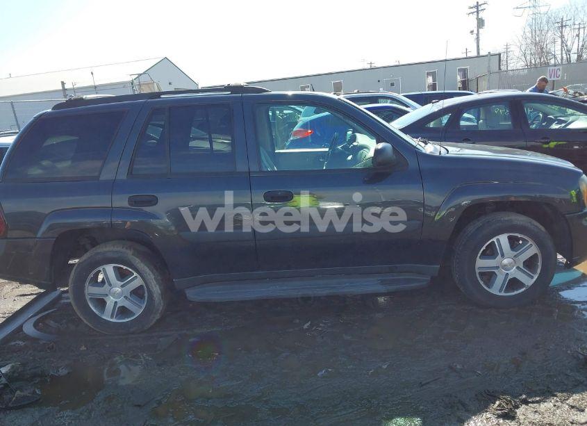 Photo 14 of 2005 Chevrolet Trailblazer LS (VIN 1GNDT13S552160518)