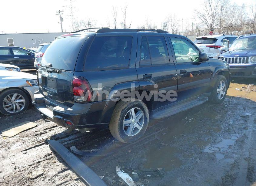 Photo 4 of 2005 Chevrolet Trailblazer LS (VIN 1GNDT13S552160518)