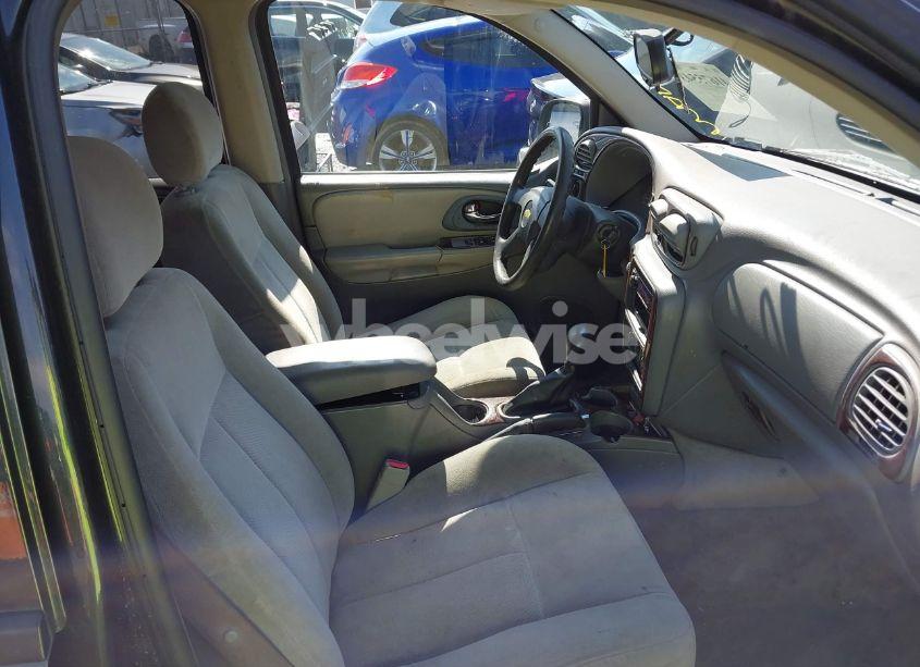 Photo 5 of 2005 Chevrolet Trailblazer LS (VIN 1GNDT13S552160518)