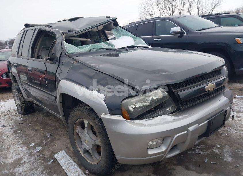 2005 Chevrolet Trailblazer LT (VIN 1GNDT13S552213766) main photo