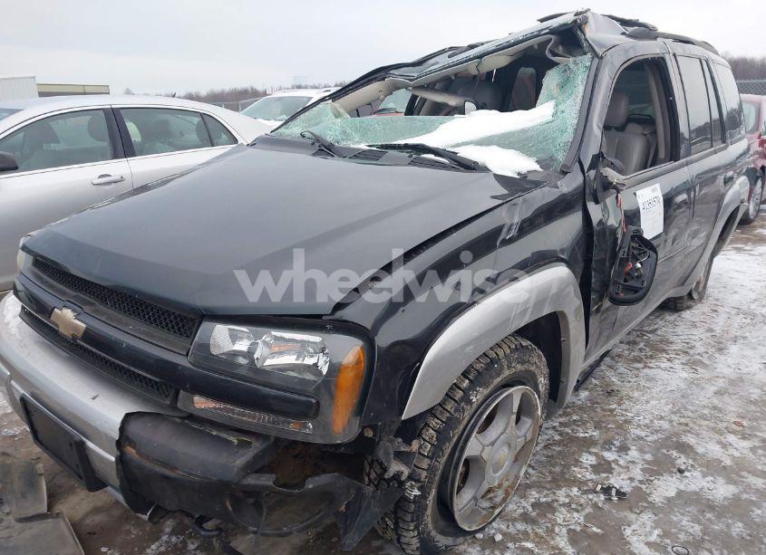 Photo 2 of 2005 Chevrolet Trailblazer LT (VIN 1GNDT13S552213766)