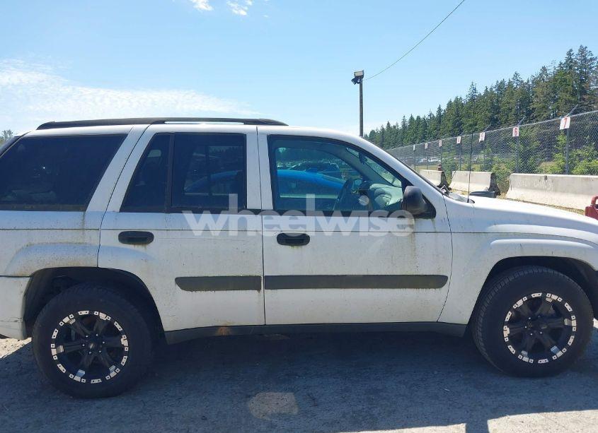 Photo 12 of 2005 Chevrolet Trailblazer LS (VIN 1GNDT13S552352974)