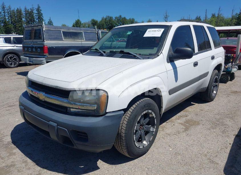 Photo 2 of 2005 Chevrolet Trailblazer LS (VIN 1GNDT13S552352974)