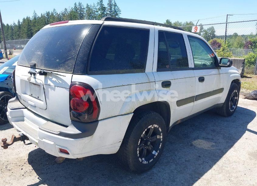 Photo 4 of 2005 Chevrolet Trailblazer LS (VIN 1GNDT13S552352974)