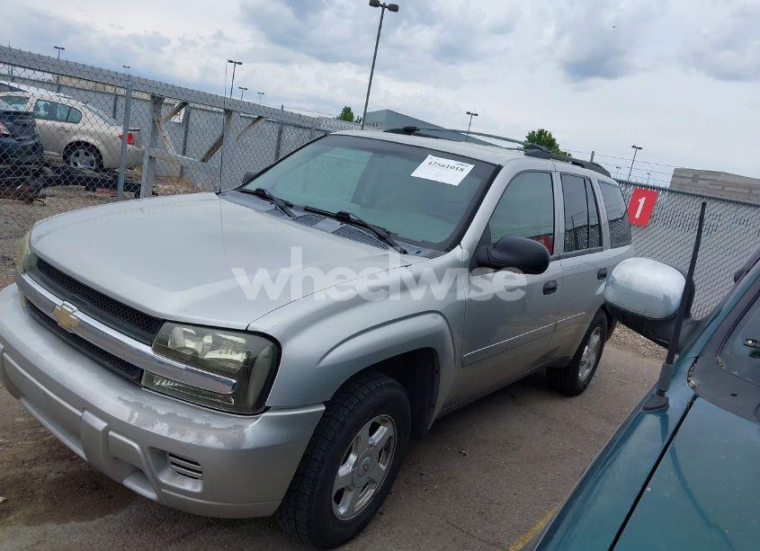 Photo 2 of 2006 Chevrolet Trailblazer LS (VIN 1GNDT13S562191060)