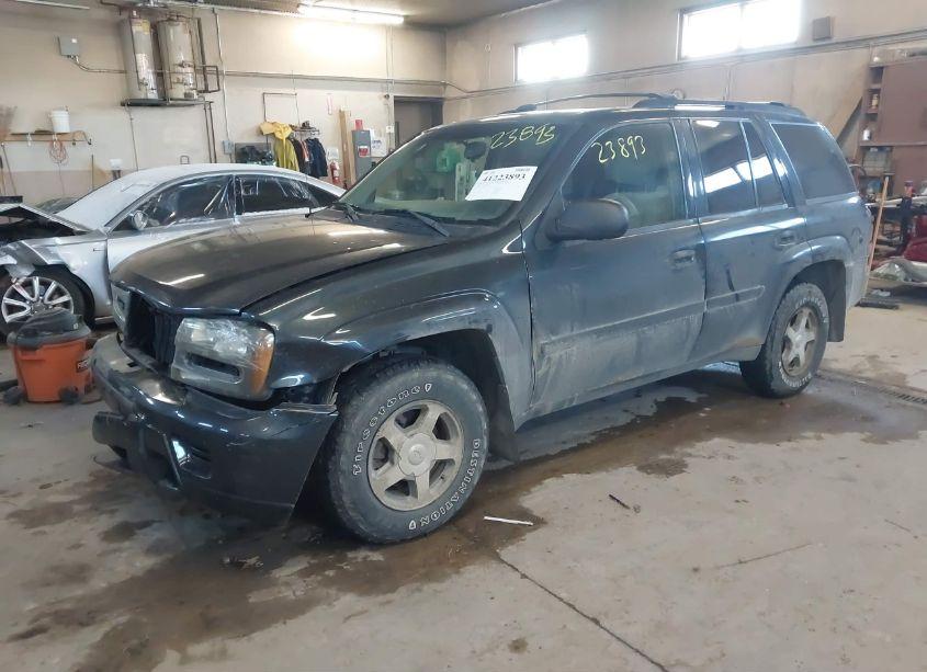 Photo 2 of 2006 Chevrolet Trailblazer LS (VIN 1GNDT13S562278893)