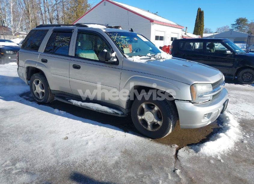 2007 Chevrolet Trailblazer LS (VIN 1GNDT13S572246804) main photo