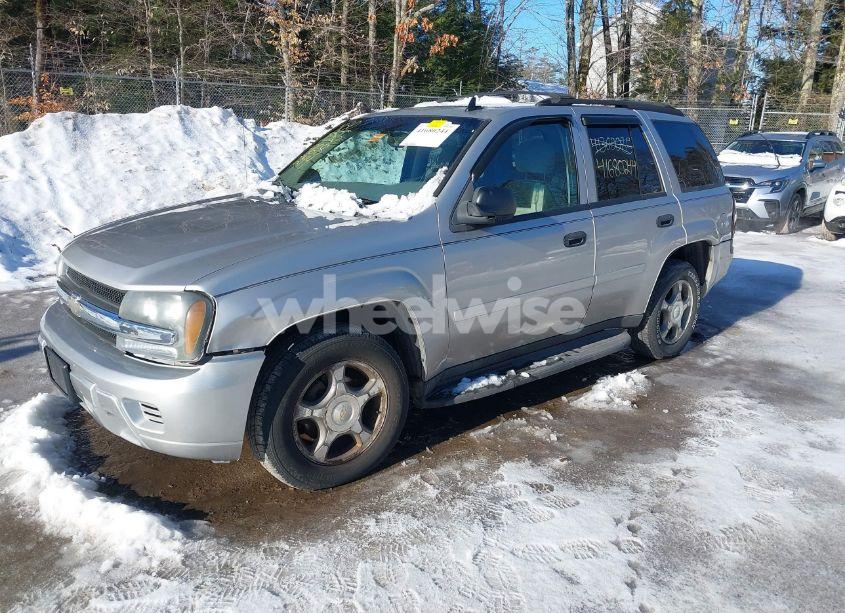 Photo 2 of 2007 Chevrolet Trailblazer LS (VIN 1GNDT13S572246804)