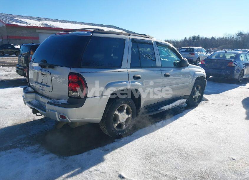 Photo 4 of 2007 Chevrolet Trailblazer LS (VIN 1GNDT13S572246804)