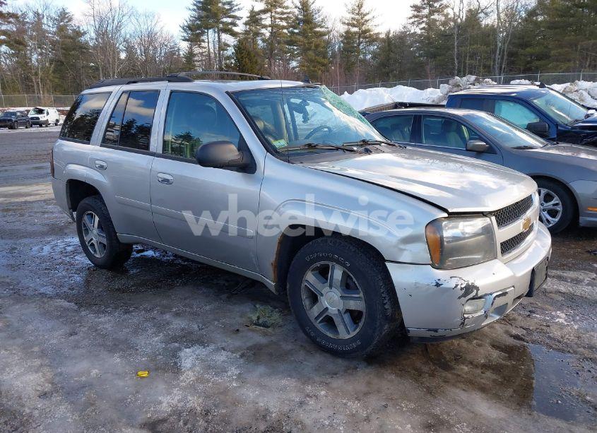 2008 Chevrolet Trailblazer LT (VIN 1GNDT13S582157865) main photo