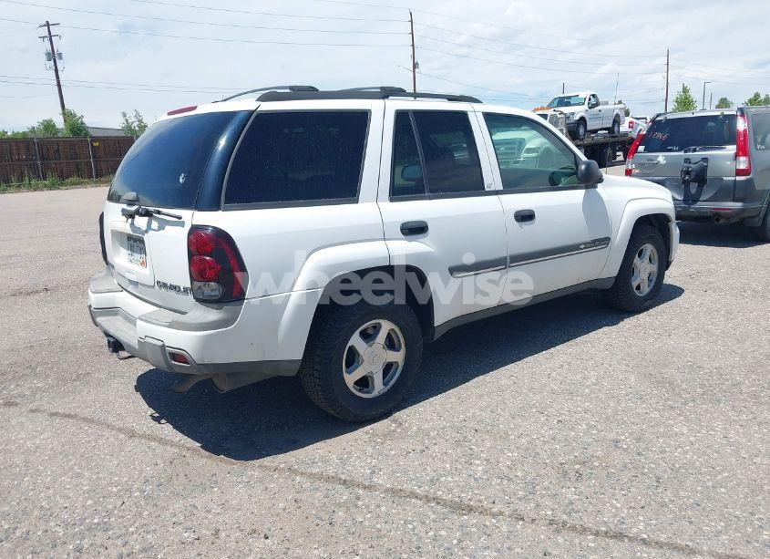 Photo 4 of 2002 Chevrolet Trailblazer LT (VIN 1GNDT13S622227302)