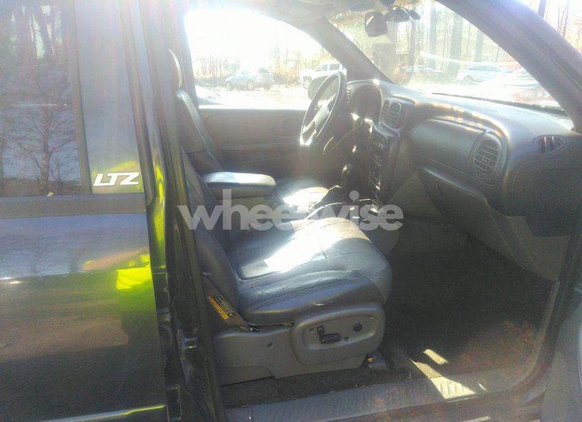 Photo 5 of 2003 Chevrolet Trailblazer LTZ (VIN 1GNDT13S632333542)