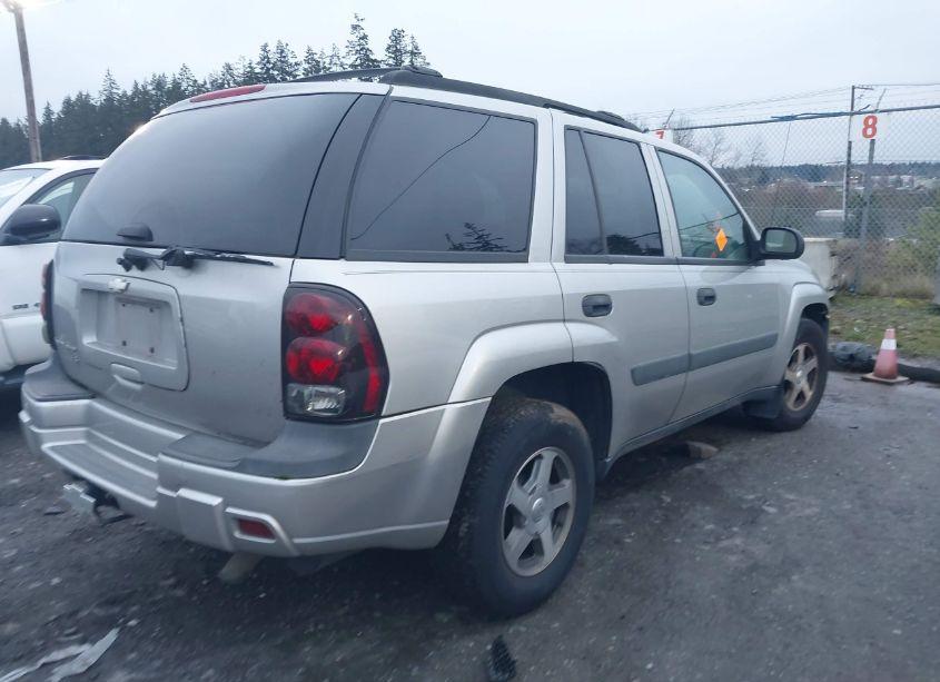 Photo 4 of 2005 Chevrolet Trailblazer LS (VIN 1GNDT13S652192104)
