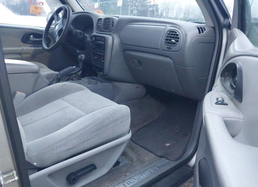 Photo 5 of 2005 Chevrolet Trailblazer LS (VIN 1GNDT13S652192104)