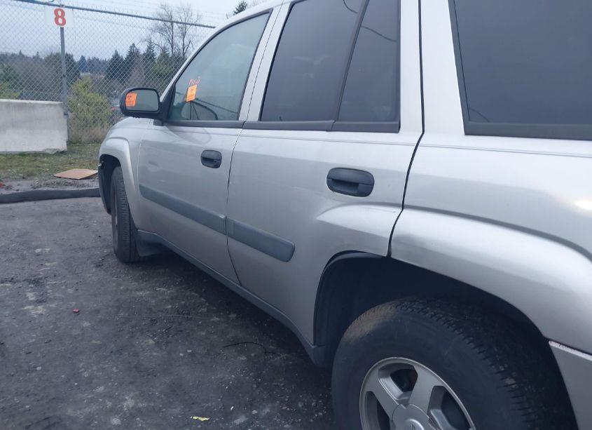 Photo 6 of 2005 Chevrolet Trailblazer LS (VIN 1GNDT13S652192104)