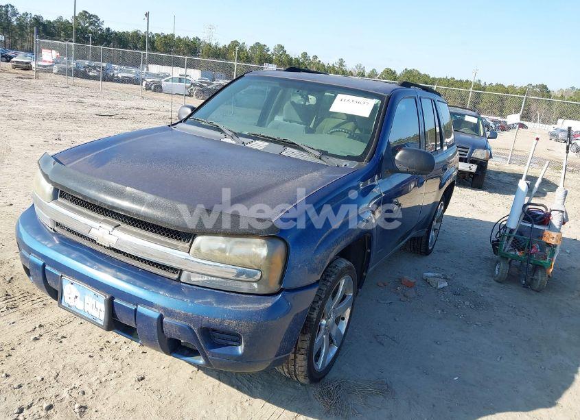 Photo 2 of 2005 Chevrolet Trailblazer LS (VIN 1GNDT13S652213484)