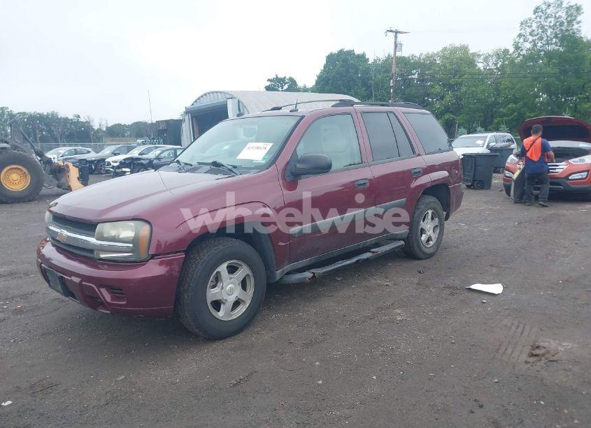 Photo 2 of 2005 Chevrolet Trailblazer LS (VIN 1GNDT13S652253225)