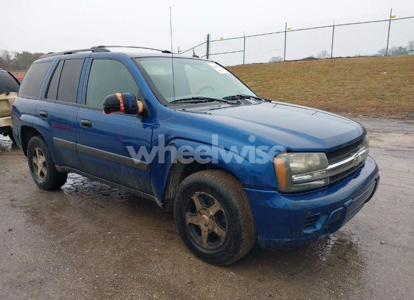 2005 Chevrolet Trailblazer LS (VIN 1GNDT13S652285902) main photo