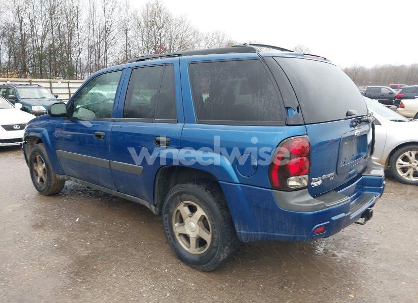 Photo 3 of 2005 Chevrolet Trailblazer LS (VIN 1GNDT13S652285902)