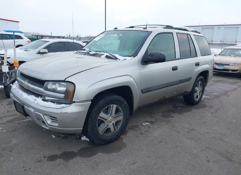 Photo 2 of 2005 Chevrolet Trailblazer LS (VIN 1GNDT13S652294583)